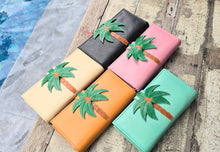 Load image into Gallery viewer, Leather Palm Wallet
