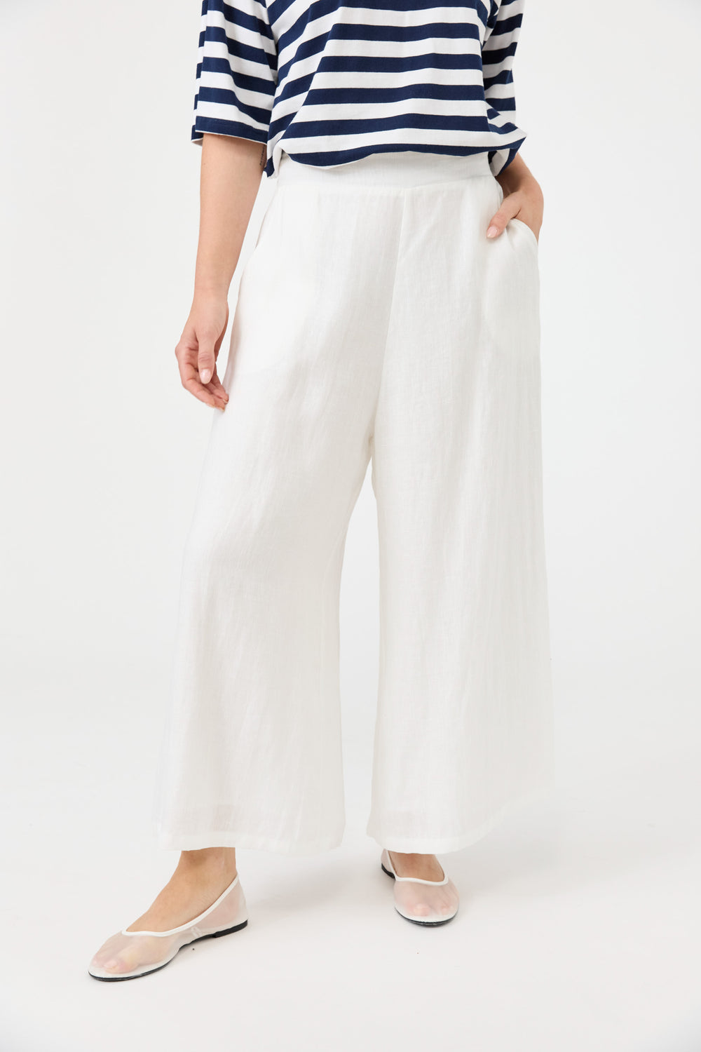 Studio Crop Pant - White